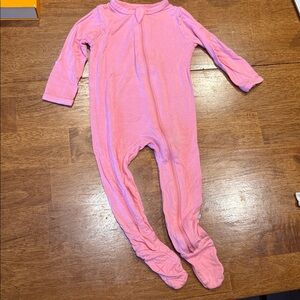 Kyte baby zip up footie size 6-12 months